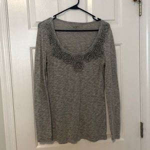 Long sleeved gray top